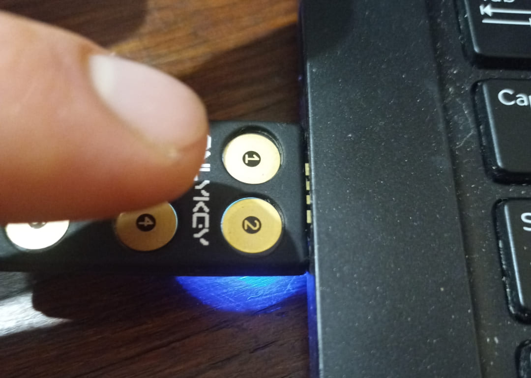 Tutorial: How to generate and use Fido2 SSH keys with your Yubikey or ...